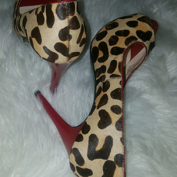 Guess Leather Hyde Red Heel - Picture 3 of 4